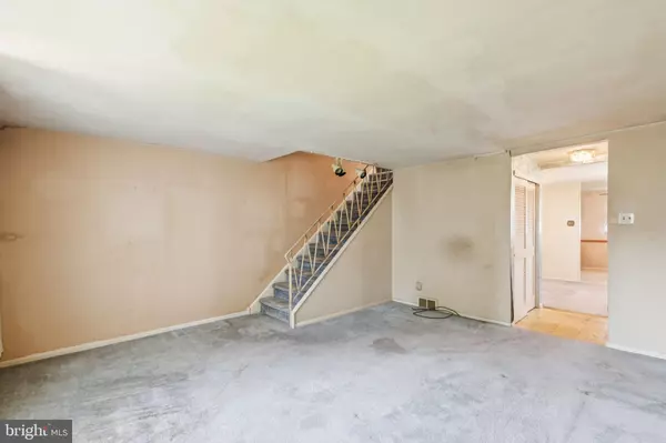 Philadelphia, PA 19152,2749 CLAYTON ST