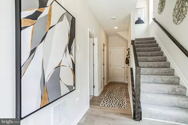 Clinton, MD 20735,7308 ROXY RUN #10