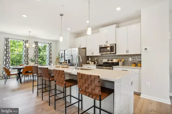 Clinton, MD 20735,7308 ROXY RUN #10