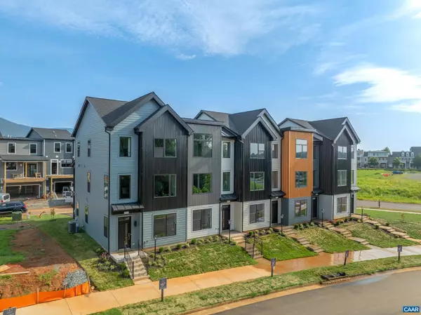 15B LARKIN AVE, Crozet, VA 22932