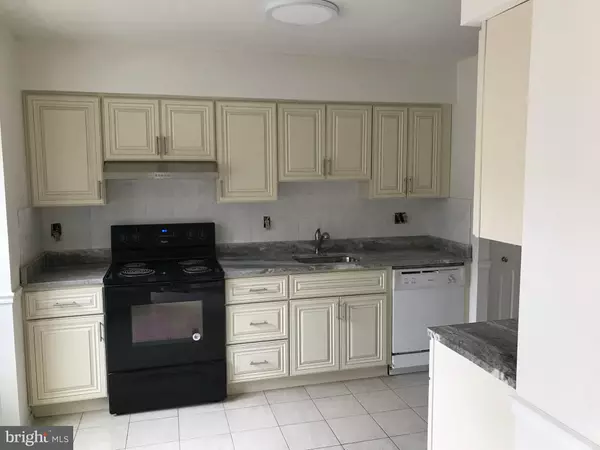Catonsville, MD 21228,6 PRESTWICK SQ