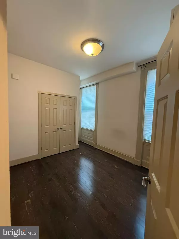 Philadelphia, PA 19102,1431 SPRUCE ST #2R