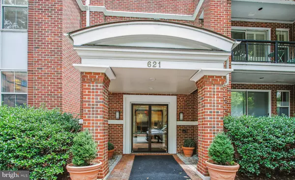 Alexandria, VA 22314,621 N SAINT ASAPH ST #302