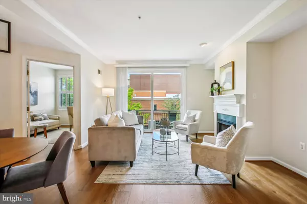 621 N SAINT ASAPH ST #302, Alexandria, VA 22314