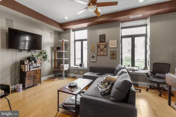 Philadelphia, PA 19123,530 W GIRARD AVE #2