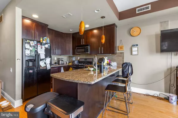 Philadelphia, PA 19123,530 W GIRARD AVE #2