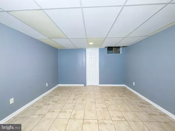 Springdale, MD 20774,3703 ENDICOTT PL