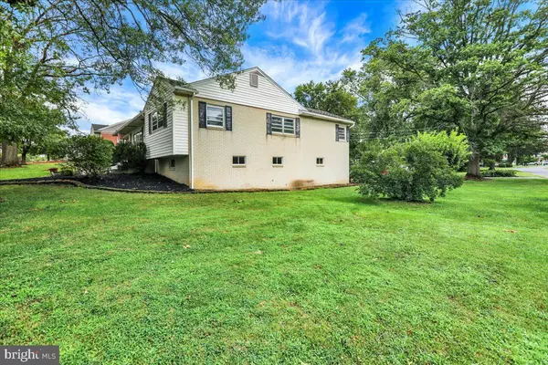 Reading, PA 19605,3321 WILLOW GROVE AVE