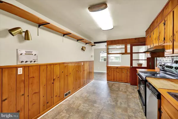 Reading, PA 19605,3321 WILLOW GROVE AVE