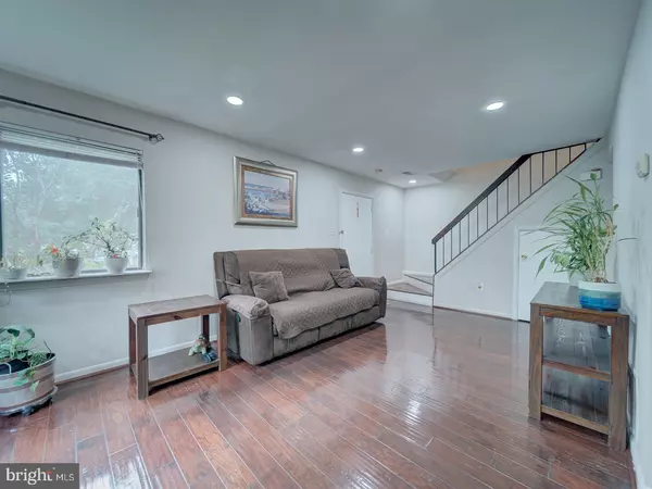 Burke, VA 22015,5674 OAK TANAGER CT