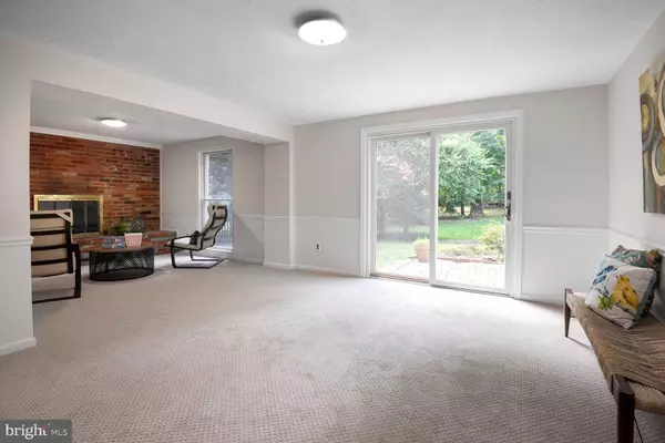 Falls Church, VA 22043,7401 VENICE ST