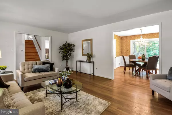 Falls Church, VA 22043,7401 VENICE ST