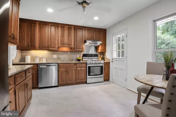 Falls Church, VA 22043,7401 VENICE ST