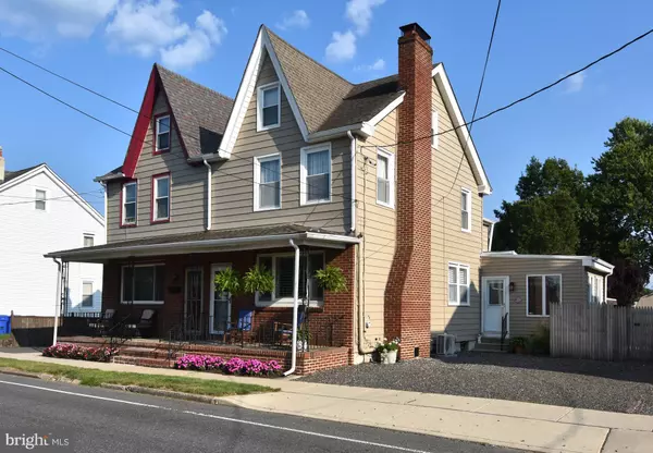 Burlington, NJ 08016,438 W BROAD ST