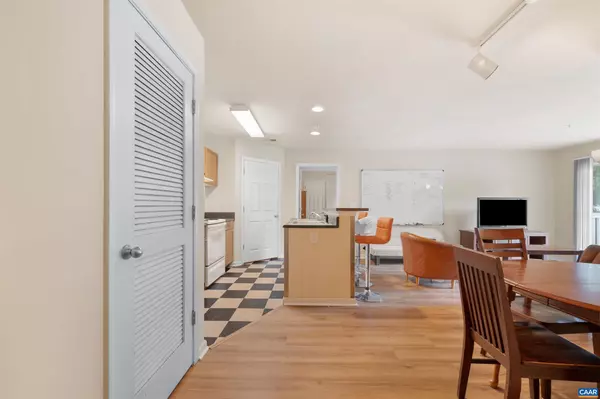 Charlottesville, VA 22903,195 YELLOWSTONE DR #103