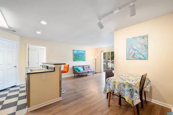 Charlottesville, VA 22903,195 YELLOWSTONE DR #103