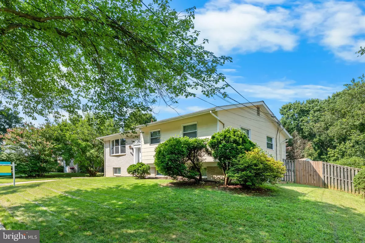 Adelphi, MD 20783,10422 FLORAL DR