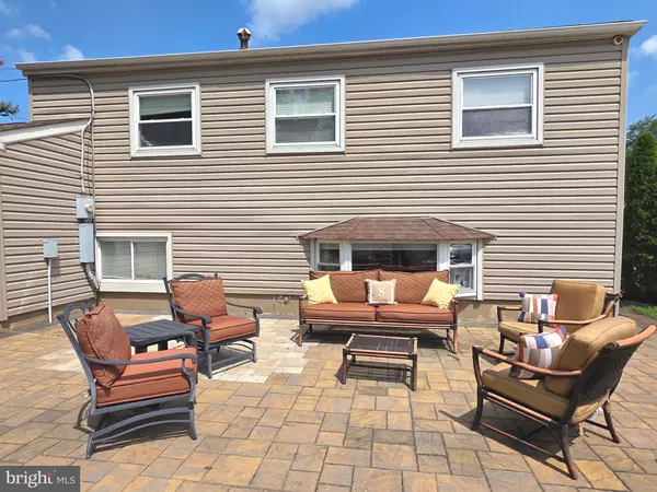 Bellmawr, NJ 08031,18 E MAPLE AVE