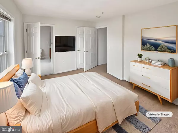 Fairfax, VA 22033,4675 RED ADMIRAL WAY #149