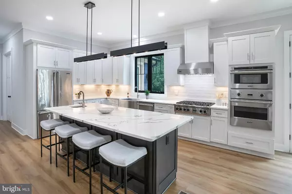 Vienna, VA 22180,116 FARDALE ST SE