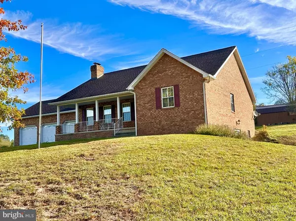 Mercersburg, PA 17236,218 HEAVENLY ACRES RIDGE RD