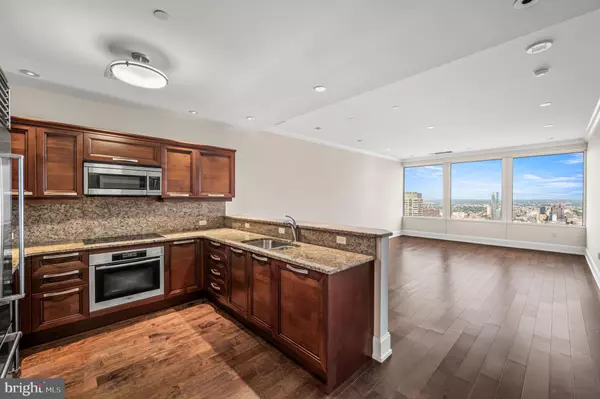 Philadelphia, PA 19102,50 S 16TH ST #4503