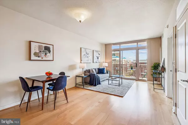 888 N QUINCY ST #1004, Arlington, VA 22203