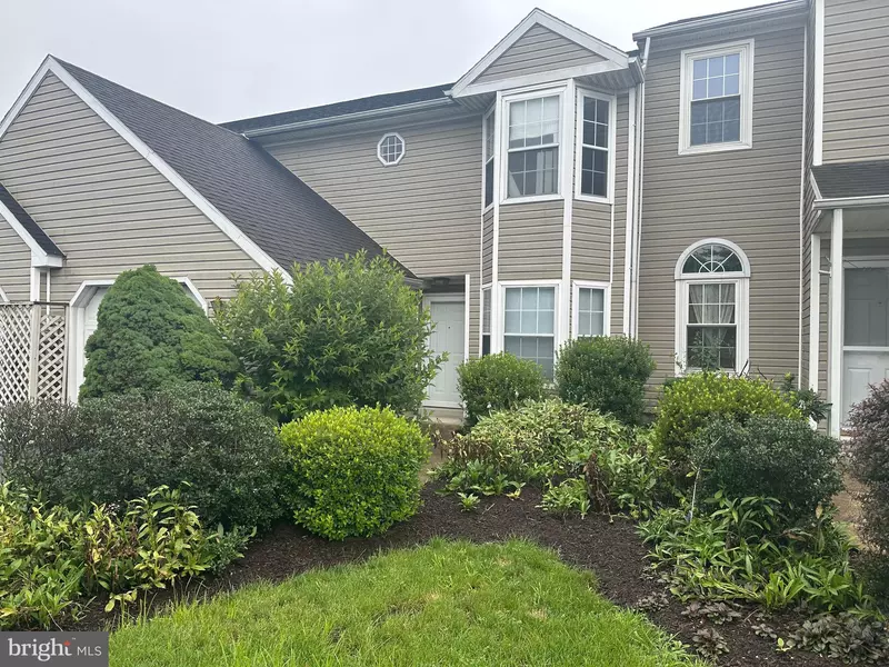 6286 SPRING KNOLL DR, Harrisburg, PA 17111