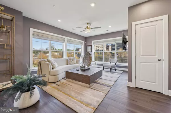 Oxon Hill, MD 20745,104 SAINT IVES PL #402