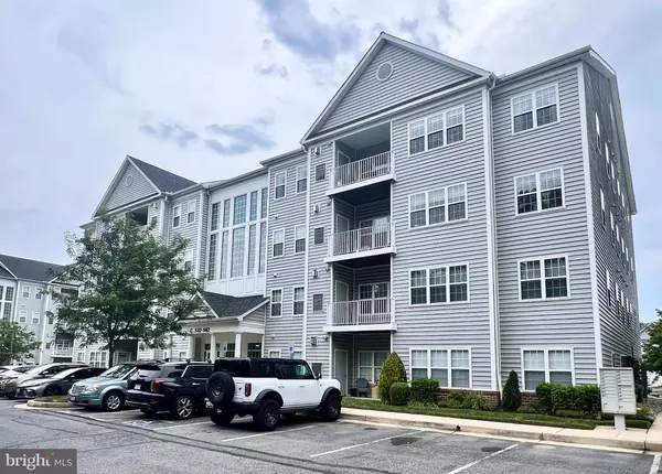 Essex, MD 21221,556 HOPKINS LANDING DR #556