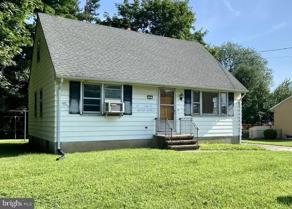 11 JERICHO DR, Trenton, NJ 08690