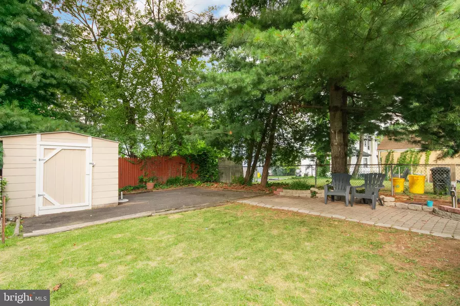 16 CLOVER AVE, Trenton, NJ 08638