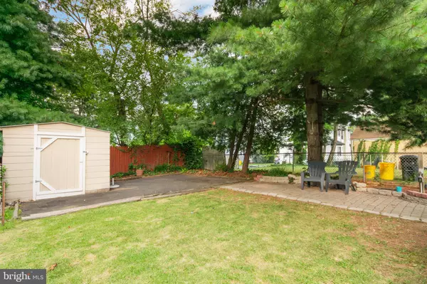 16 CLOVER AVE, Trenton, NJ 08638