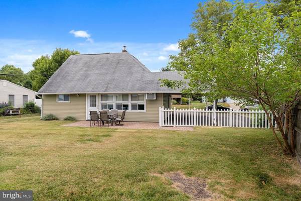 Levittown, PA 19055,16 CRABTREE DR