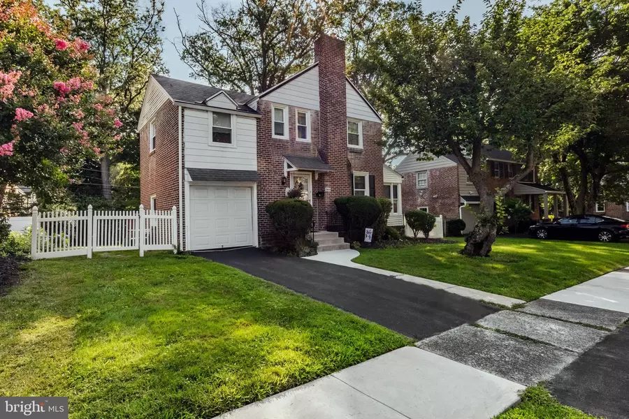 2605 WOODLEIGH RD, Havertown, PA 19083