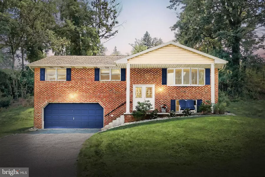 1298 TOANN RD, York, PA 17403