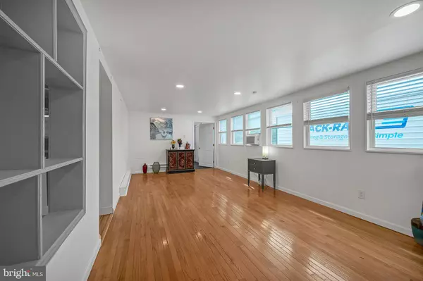 Levittown, PA 19057,121 GABLE HILL RD