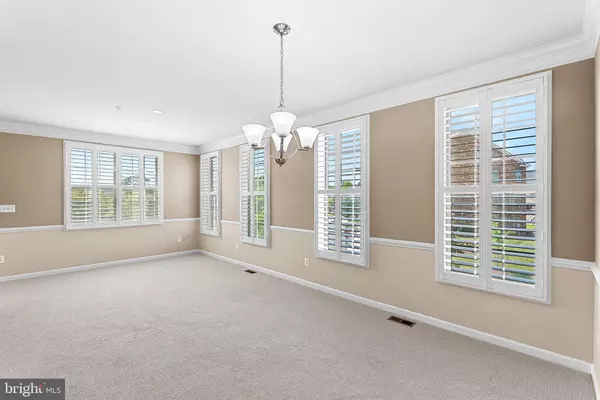 Ashburn, VA 20148,43117 SHORE SQ