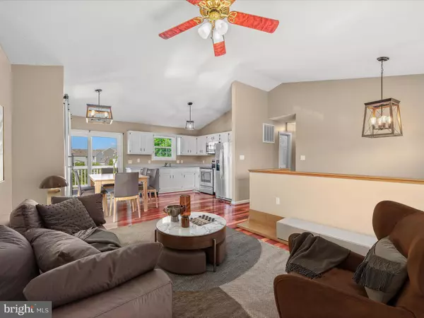 Ranson, WV 25438,904 OAK LEE DR
