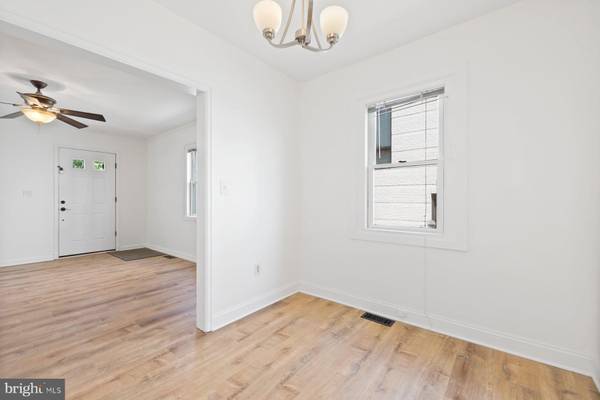 Arlington, VA 22204,913 S OAK ST