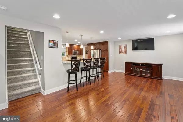 Cinnaminson, NJ 08077,412 IVYSTONE LN