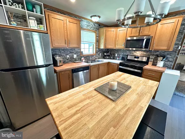 Lehighton, PA 18235,187 CREEKSIDE MANOR DR