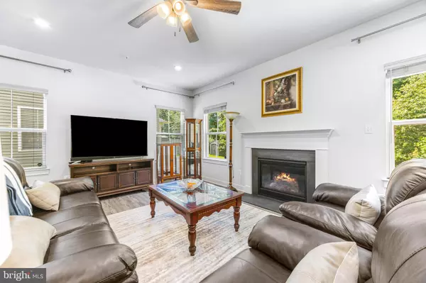 Glen Burnie, MD 21060,8212 HICKORY HOLLOW DR