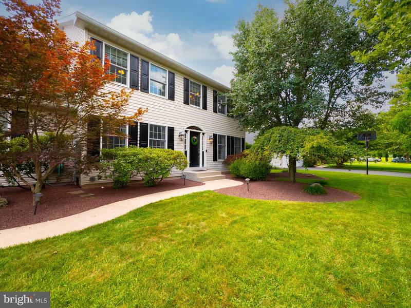 6174 DOMARRAY ST, Coopersburg, PA 18036