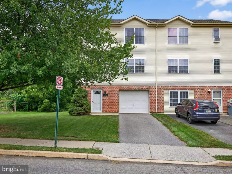 65 E 2ND ST, Alburtis, PA 18011