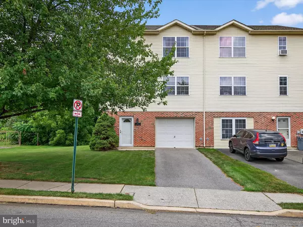 65 E 2ND ST, Alburtis, PA 18011