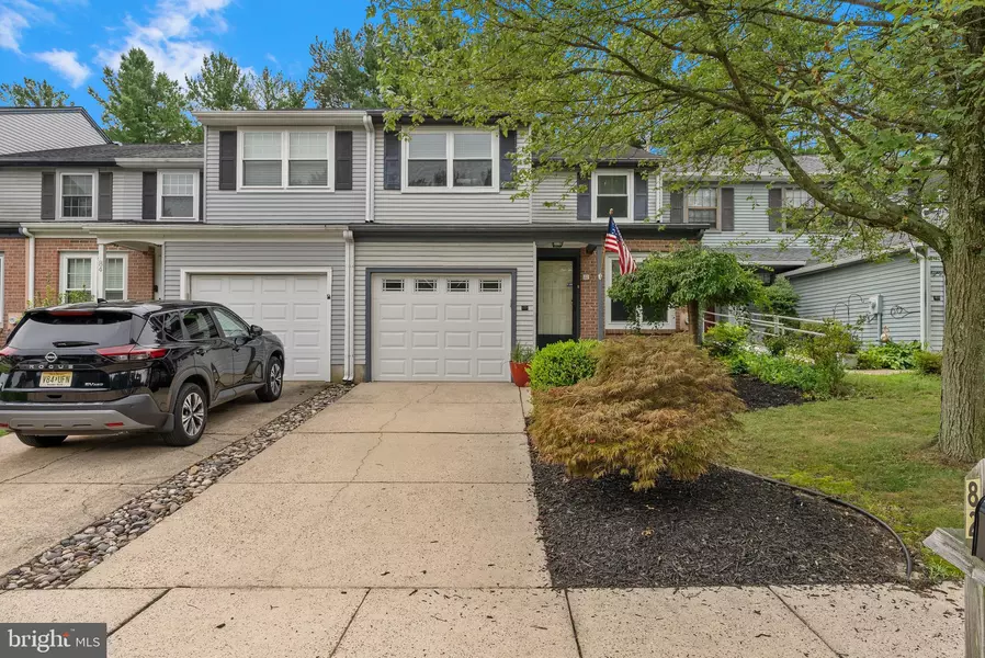 82 FARNWOOD RD, Mount Laurel, NJ 08054