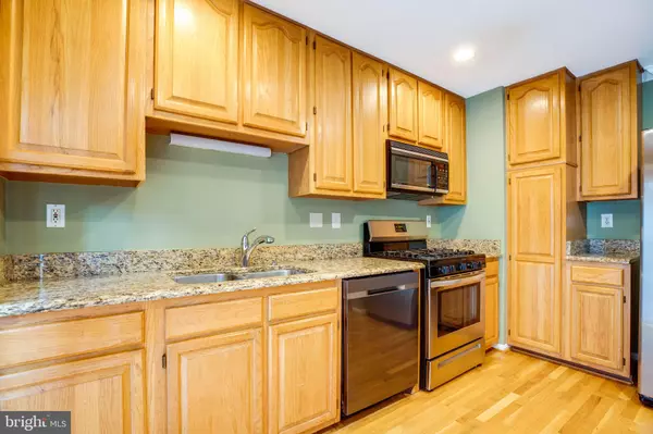 Centreville, VA 20121,6113 GEORGE BAYLOR DR