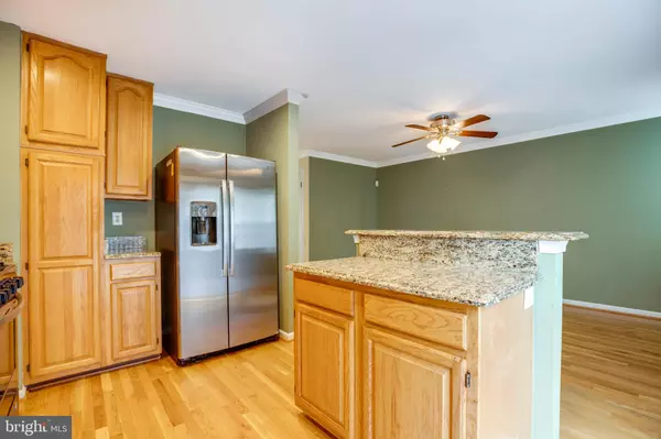 Centreville, VA 20121,6113 GEORGE BAYLOR DR