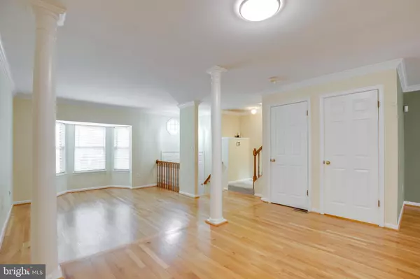 Centreville, VA 20121,6113 GEORGE BAYLOR DR